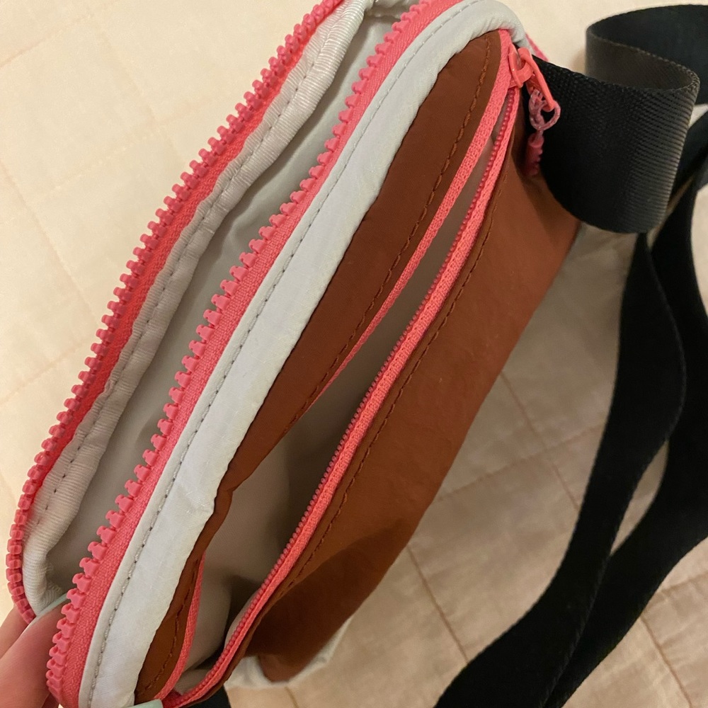 Lululemon Everywhere Belt Bag